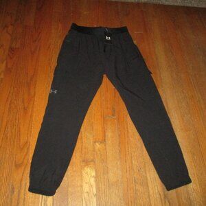 UNDER ARMOUR Stretch Cargo Joggers NWT